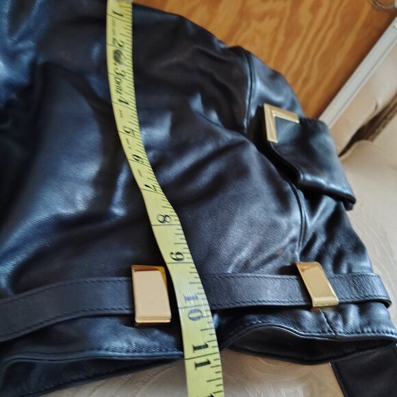 MICHAEL KORS Black Smooth Leather Hobo Shoulder Bag w/ Gold Hardware - Picture 8 of 11